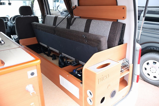 キャンピングカー バンコン ﾗｲﾄｴｰｽ ｷｬﾝﾋﾟﾝｸﾞｶｰ広島 ﾋﾟｺ 4WD