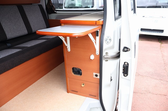 キャンピングカー バンコン ﾗｲﾄｴｰｽ ｷｬﾝﾋﾟﾝｸﾞｶｰ広島 ﾋﾟｺ 4WD