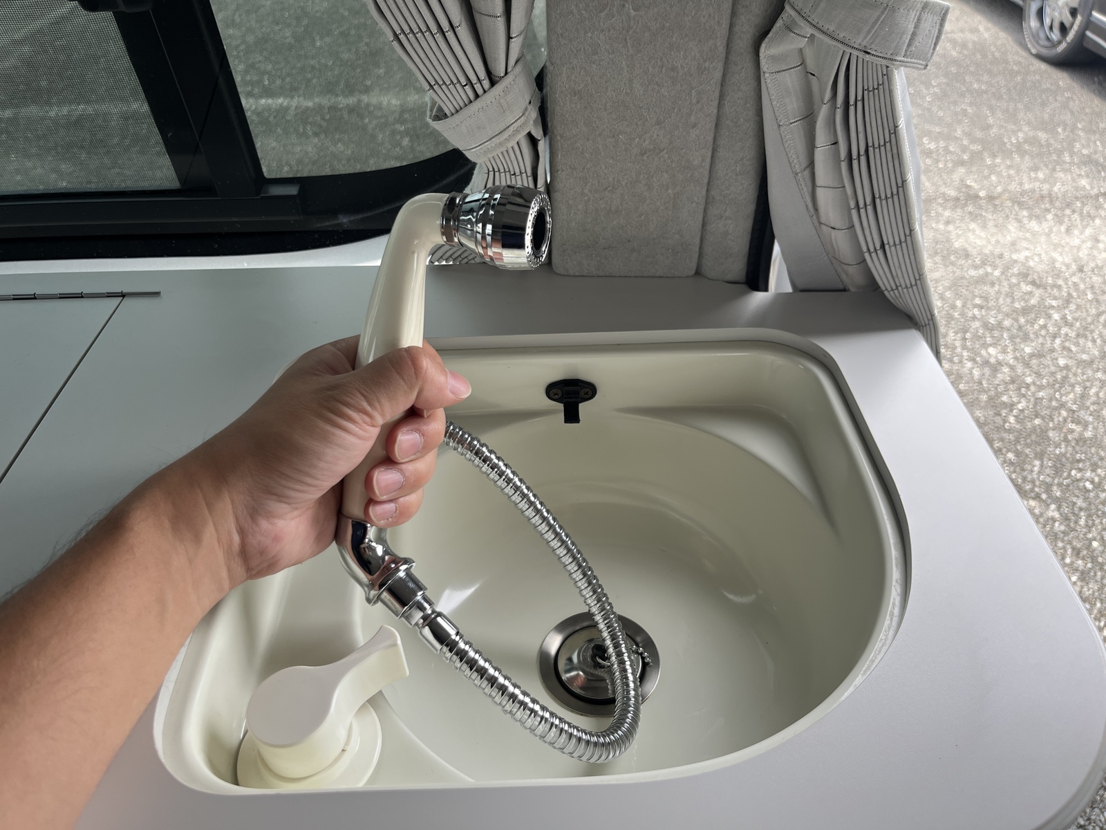 キャンピングカー バンコン RVﾗﾝﾄﾞ ｳﾞｨﾊﾞﾙﾃﾞｨ FFﾋｰﾀｰ 40L冷蔵庫
