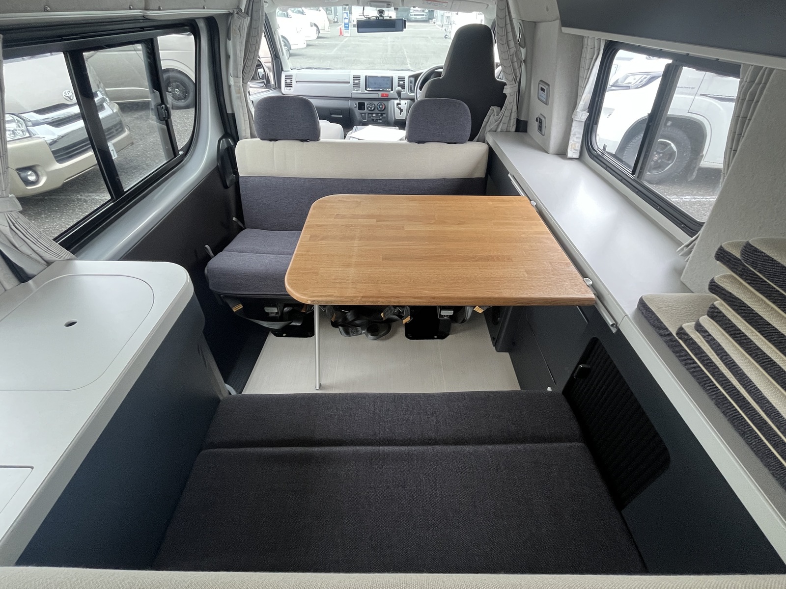 キャンピングカー バンコン RVﾗﾝﾄﾞ ｳﾞｨﾊﾞﾙﾃﾞｨ FFﾋｰﾀｰ 40L冷蔵庫