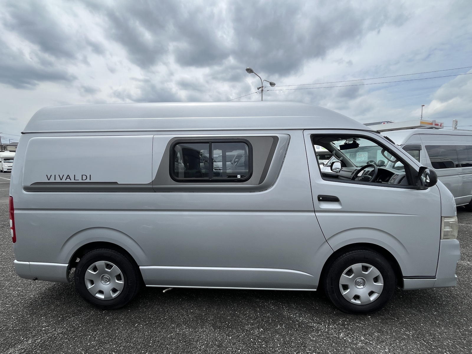 キャンピングカー バンコン RVﾗﾝﾄﾞ ｳﾞｨﾊﾞﾙﾃﾞｨ FFﾋｰﾀｰ 40L冷蔵庫