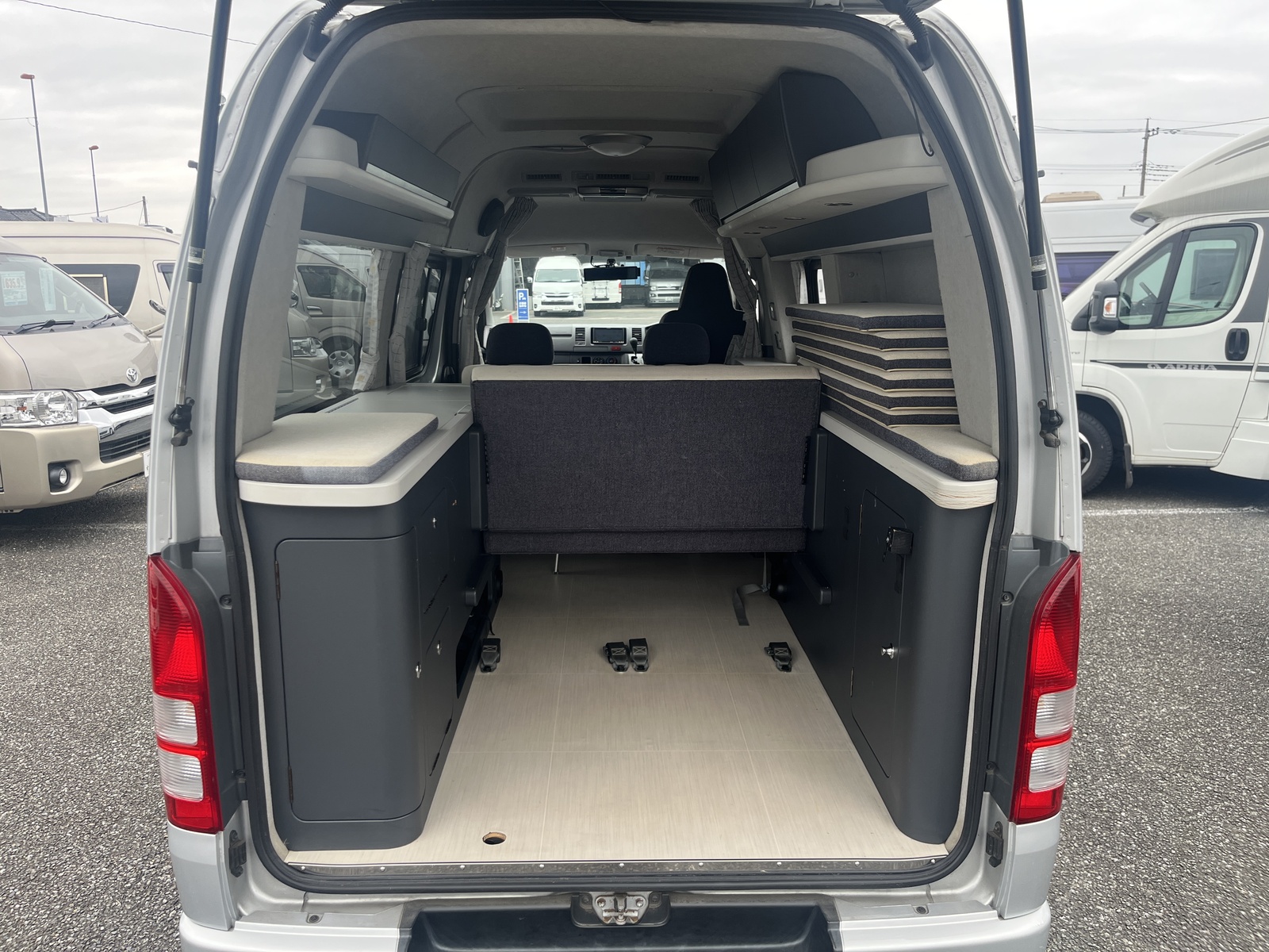 キャンピングカー バンコン RVﾗﾝﾄﾞ ｳﾞｨﾊﾞﾙﾃﾞｨ FFﾋｰﾀｰ 40L冷蔵庫