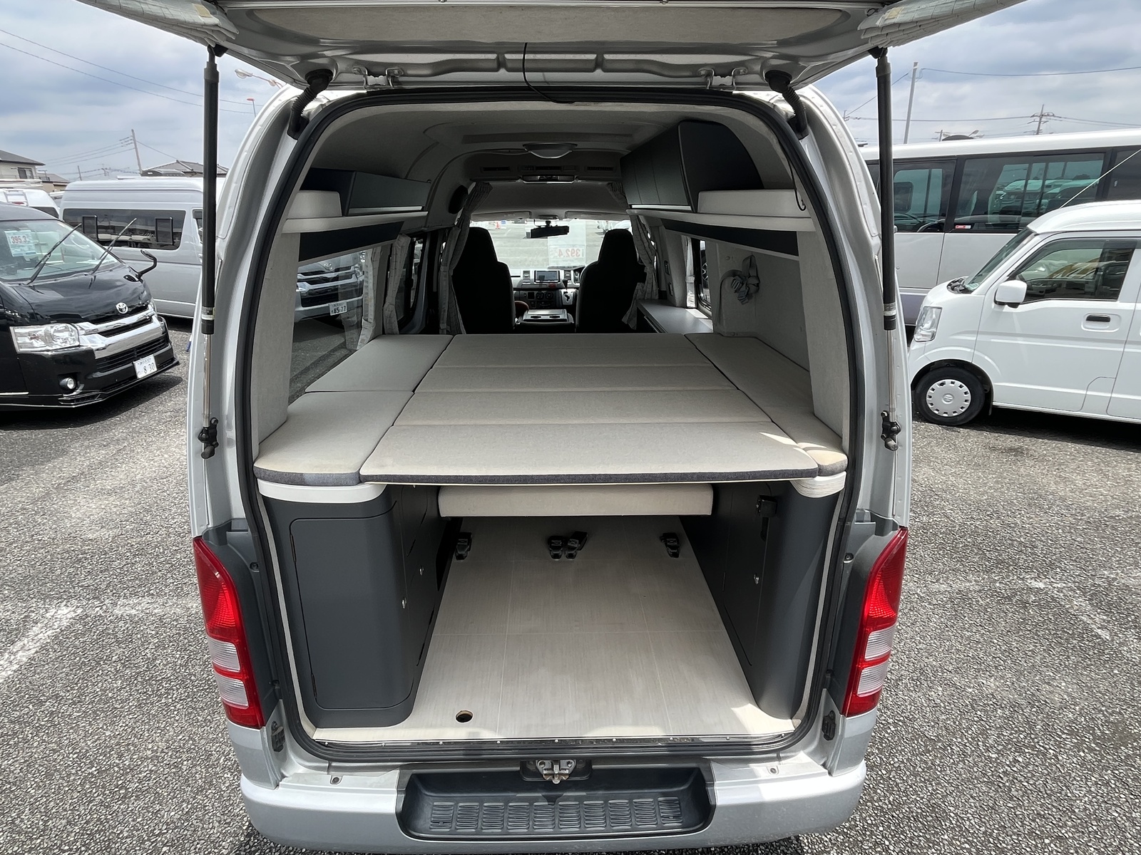 キャンピングカー バンコン RVﾗﾝﾄﾞ ｳﾞｨﾊﾞﾙﾃﾞｨ FFﾋｰﾀｰ 40L冷蔵庫