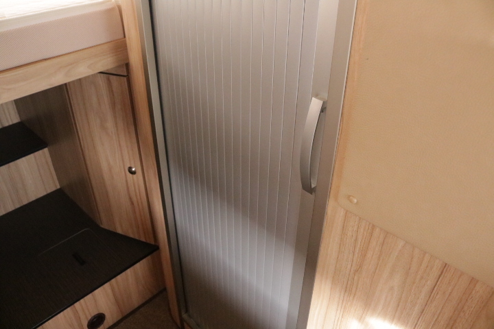 キャンピングカー バスコン ﾍﾞﾝﾂ ﾊｲﾏｰML570 家庭用ｴｱｺﾝ FFﾋｰﾀｰ