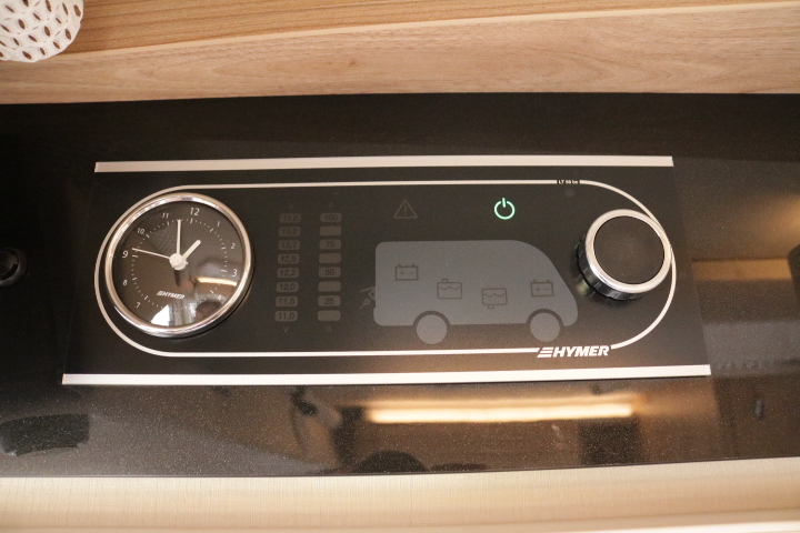 キャンピングカー バスコン ﾍﾞﾝﾂ ﾊｲﾏｰML570 家庭用ｴｱｺﾝ FFﾋｰﾀｰ