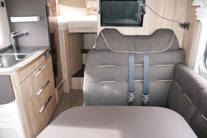 キャンピングカー バスコン ﾍﾞﾝﾂ ﾊｲﾏｰML570 家庭用ｴｱｺﾝ FFﾋｰﾀｰ