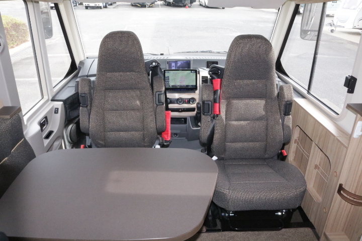 キャンピングカー バスコン ﾍﾞﾝﾂ ﾊｲﾏｰML570 家庭用ｴｱｺﾝ FFﾋｰﾀｰ