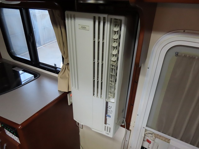 キャンピングカー キャブコン ｶﾑﾛｰﾄﾞ 東和 ｳﾞｫｰﾝR2B　ｳｨﾝﾄﾞｰｸｰﾗｰ