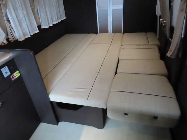 キャンピングカー バンコン ﾊｲｴｰｽ ﾚｸﾋﾞｨ ｲｽﾞﾑ　2ﾙｰﾑ　電子ﾚﾝｼﾞ