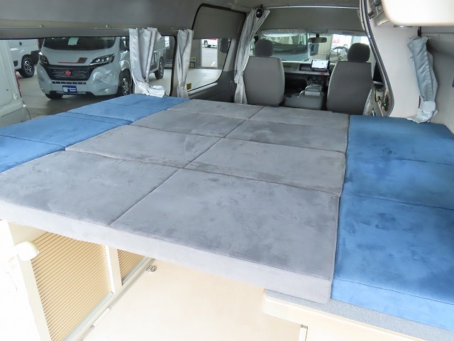 キャンピングカー バンコン ﾚｼﾞｱｽｴｰｽ ﾅｯﾂRV ﾘｰｸ　出窓　FFﾋｰﾀｰ
