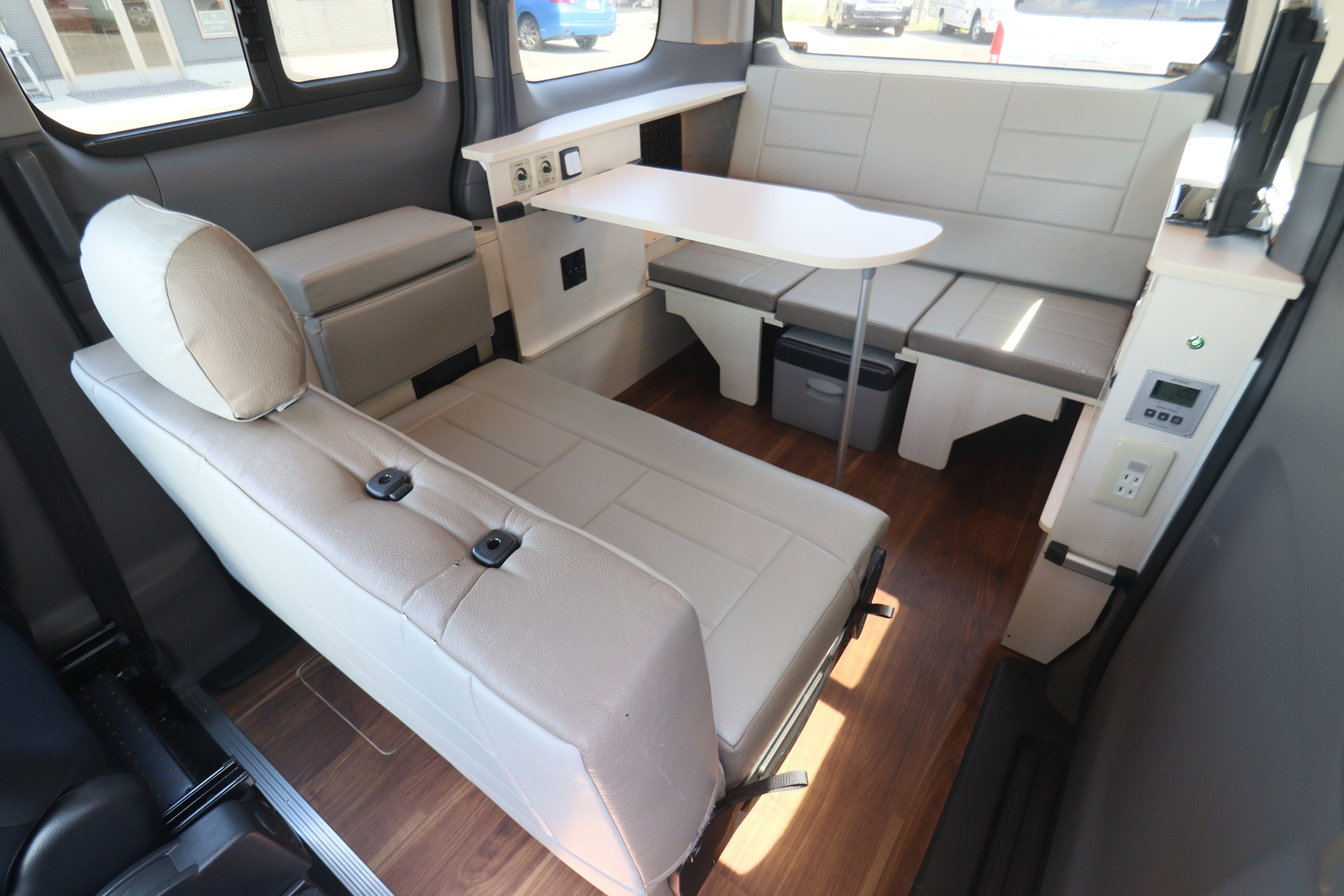 キャンピングカー バンコン NV200ﾊﾞﾈｯﾄ ﾅｯﾂRV ｷｬﾈﾙ