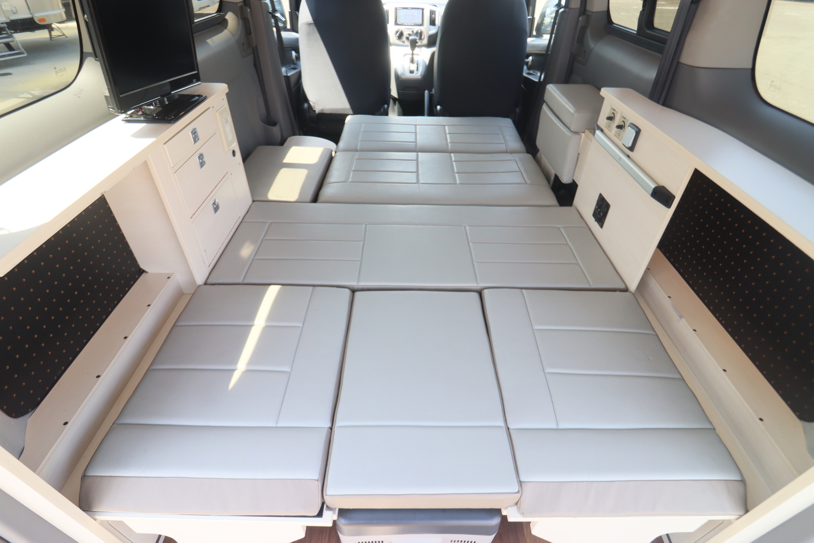 キャンピングカー バンコン NV200ﾊﾞﾈｯﾄ ﾅｯﾂRV ｷｬﾈﾙ