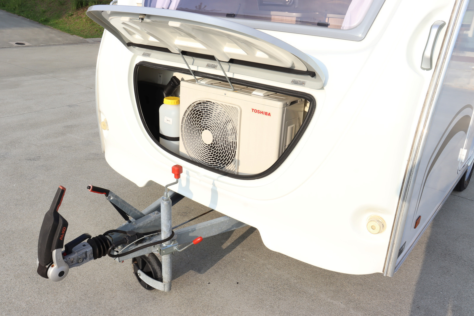 キャンピングカー トレーラー ｴｰｽｷｬﾗﾊﾞﾝｴｰｽ330DL FF暖房 家庭用ｴｱｺﾝ