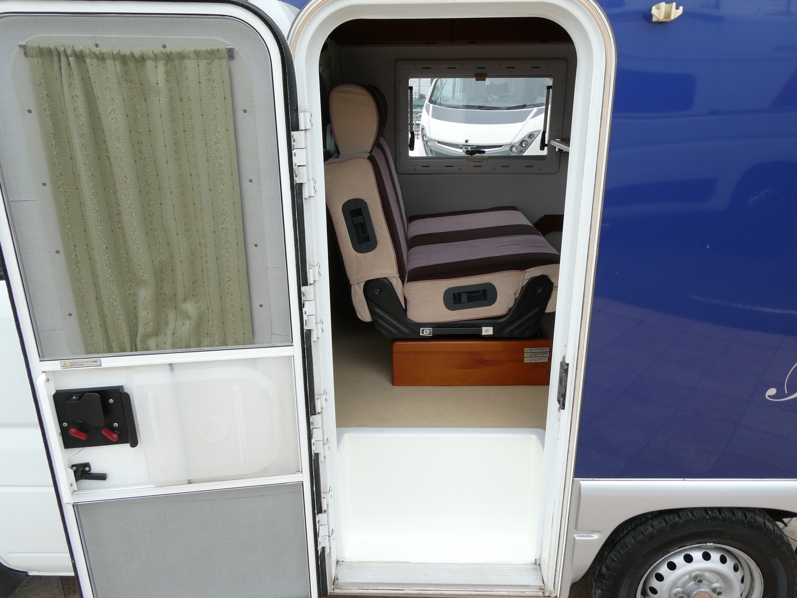 キャンピングカー 軽キャンパー ｲﾝﾃﾞｨｱﾅRV　ｲﾝﾃﾞｨ727　FF　ｲﾝﾊﾞｰﾀｰ