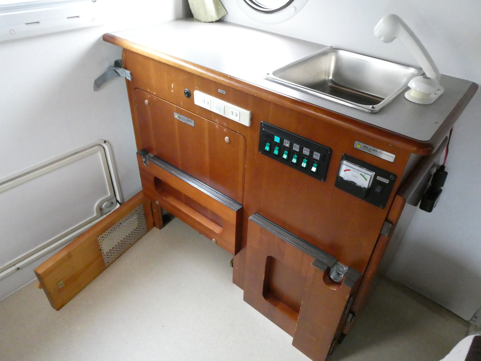 キャンピングカー 軽キャンパー ｲﾝﾃﾞｨｱﾅRV　ｲﾝﾃﾞｨ727　FF　ｲﾝﾊﾞｰﾀｰ
