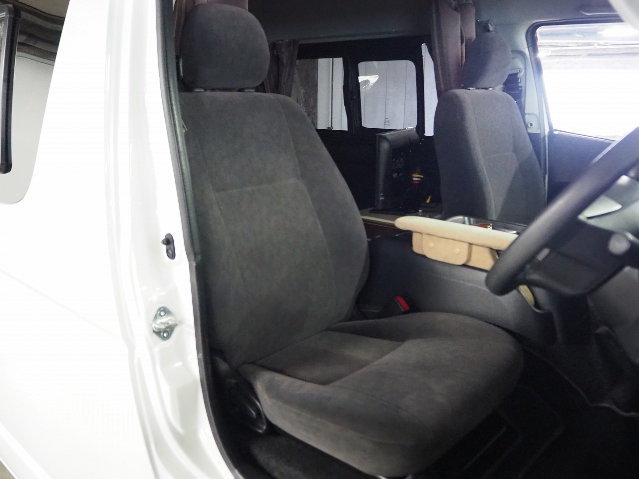 キャンピングカー バンコン ﾊｲｴｰｽ ﾘﾗｯｸｽﾜｺﾞﾝ ﾀｲﾌﾟ2 4WD　冷蔵庫