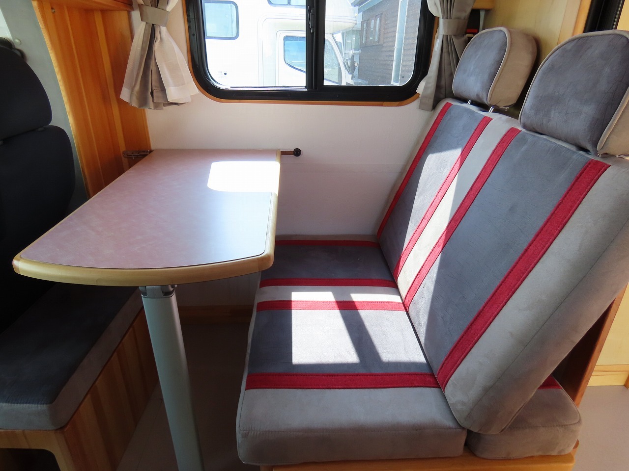 キャンピングカー キャブコン NV200ﾊﾞﾈｯﾄ AtoZ ｱﾙﾌｧ