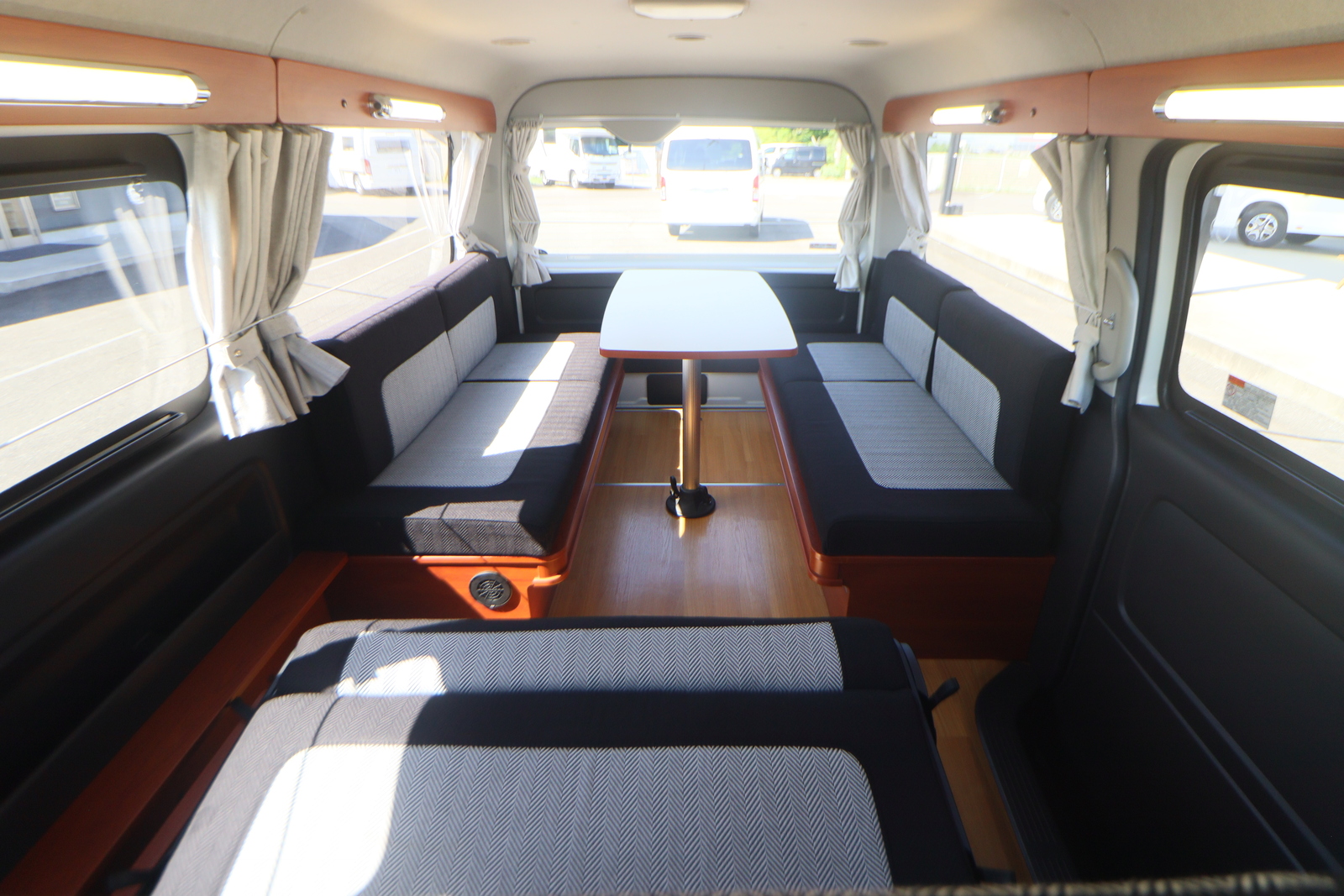 キャンピングカー バンコン ﾊｲｴｰｽ ﾅｯﾂRV ﾌｧﾐﾓ ﾀｲﾌﾟA