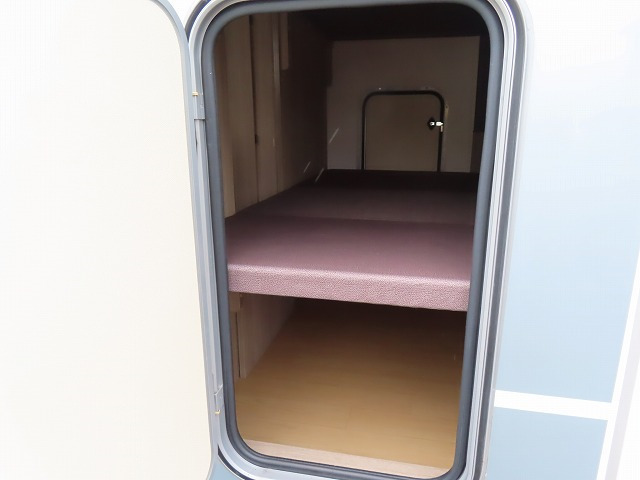キャンピングカー キャブコン ｶﾑﾛｰﾄﾞ 東和 ｳﾞｫｰﾝｴｸｽｸﾙｰｼﾌﾞR2B　