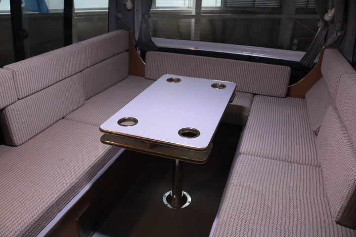 キャンピングカー バンコン ﾊｲｴｰｽ かｰいんてりあ高橋 ﾘﾗｯｸｽﾜｺﾞﾝ