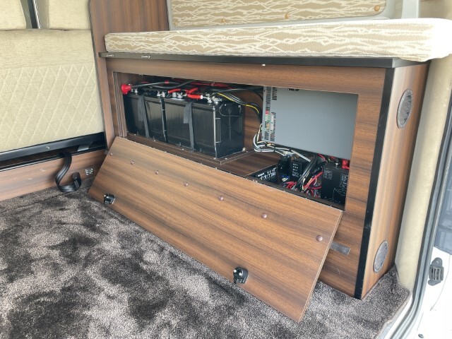 キャンピングカー バンコン ﾊｲｴｰｽ ﾃﾞﾙﾀﾘﾝｸ ﾀﾞｰｳｨﾝQ3