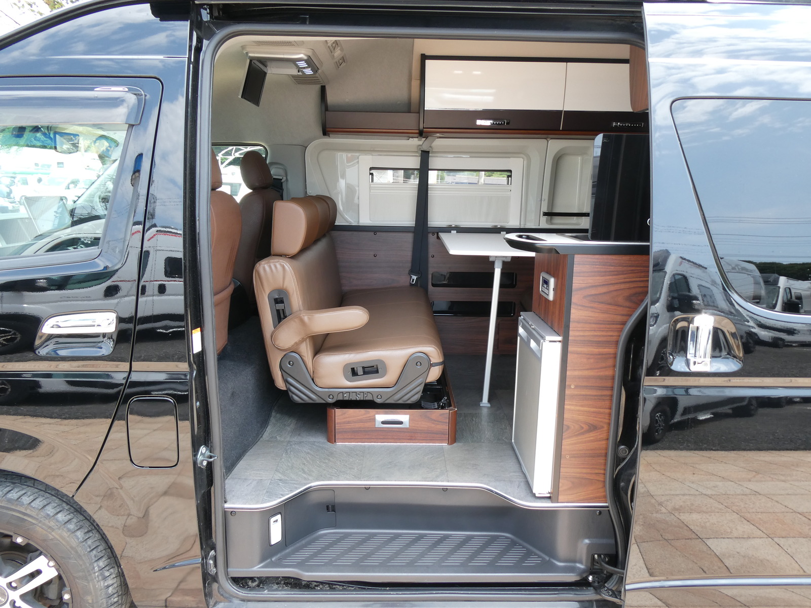 キャンピングカー バンコン ﾃﾞﾙﾀﾘﾝｸ　ﾀﾞｰｳｨﾝQ3【車内ﾆｵｲ有､現車確認下さい】