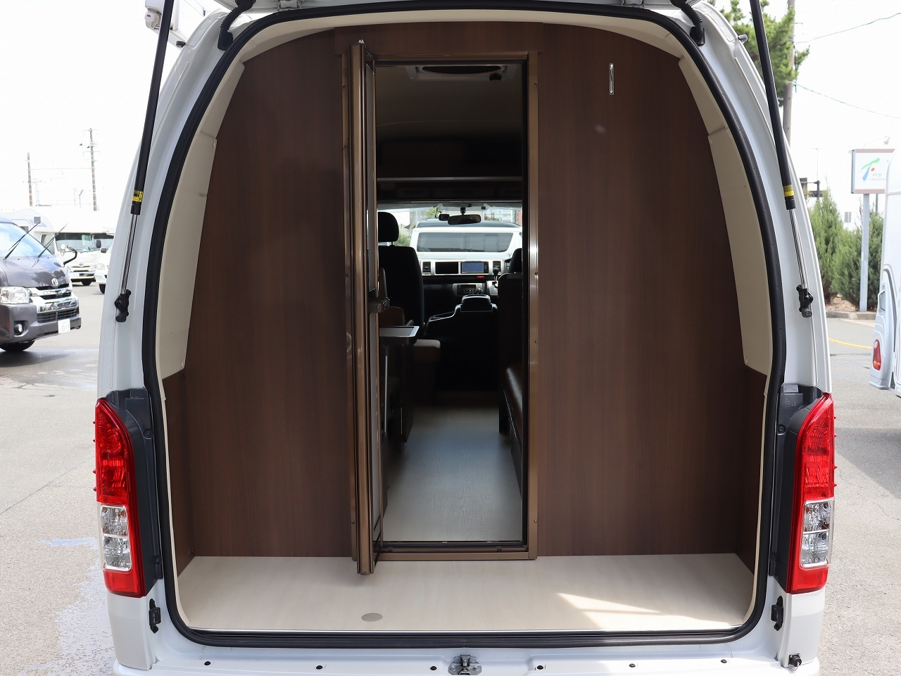 キャンピングカー バンコン ﾚｸﾋﾞｨ ﾊｲｴｰｽﾌﾟﾗｽSL+1 4WD
