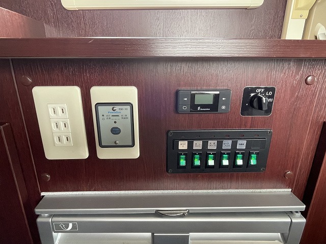 キャンピングカー キャブコン ｶﾑﾛｰﾄﾞ ﾅｯﾂRV ｸﾚｿﾝﾎﾞﾔｰｼﾞｭ　家庭用ｴｱｺﾝ