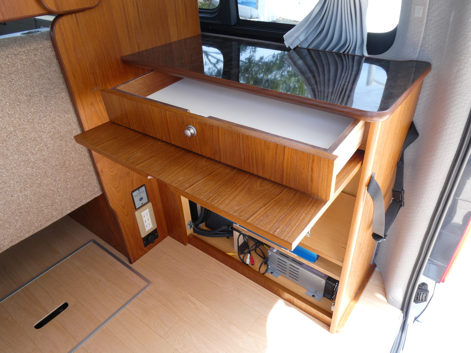 キャンピングカー バンコン ﾋﾞｰｸﾙ　ｸｯﾁｪｯﾀﾌｧﾐｰﾕ　軽油　2WD　FFﾋｰﾀｰ