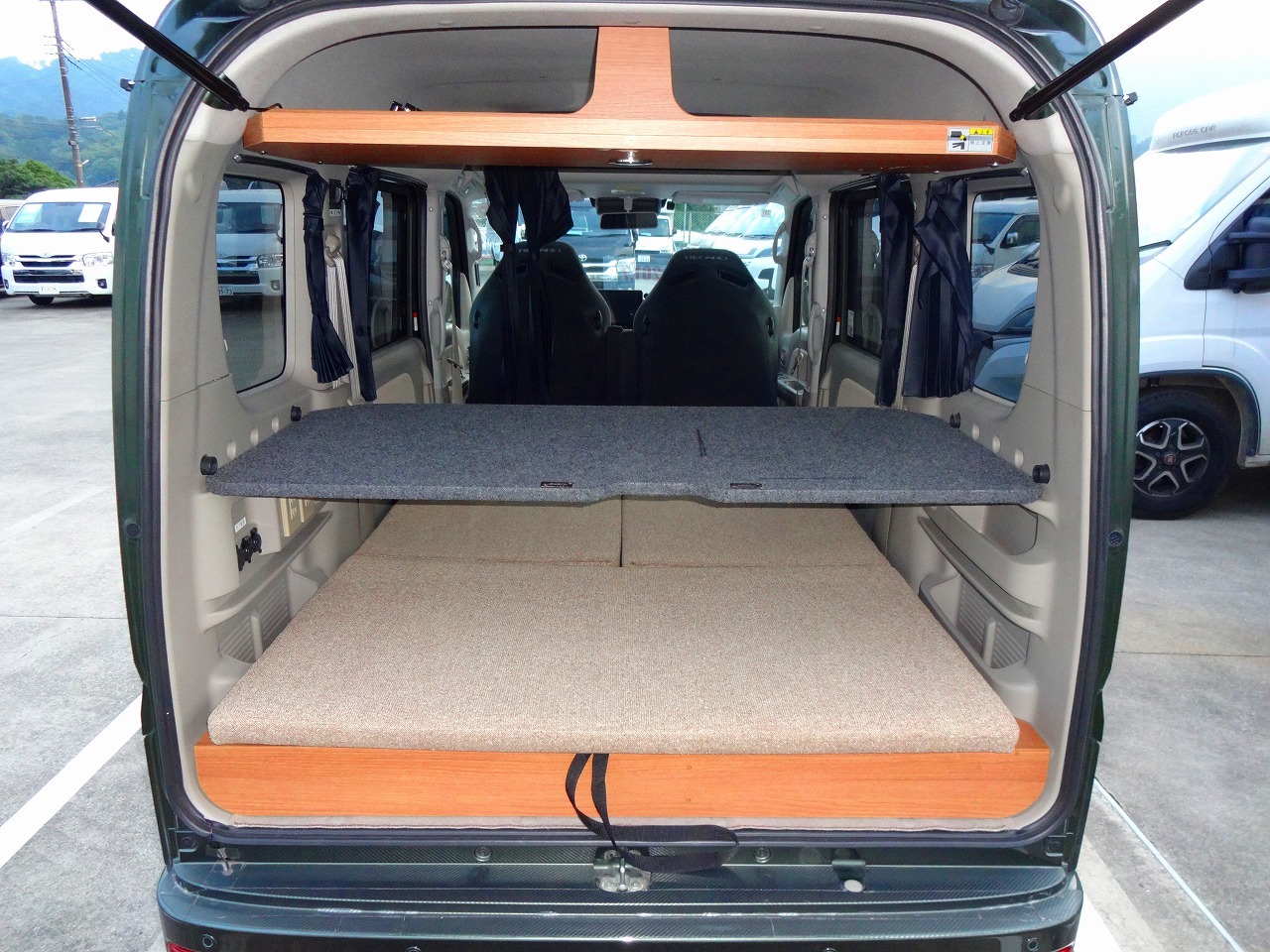 キャンピングカー 軽キャンパー ｴﾌﾞﾘｲ ﾀｼﾞﾏｷｬﾝﾊﾟｰ E340W 4WD　FF暖