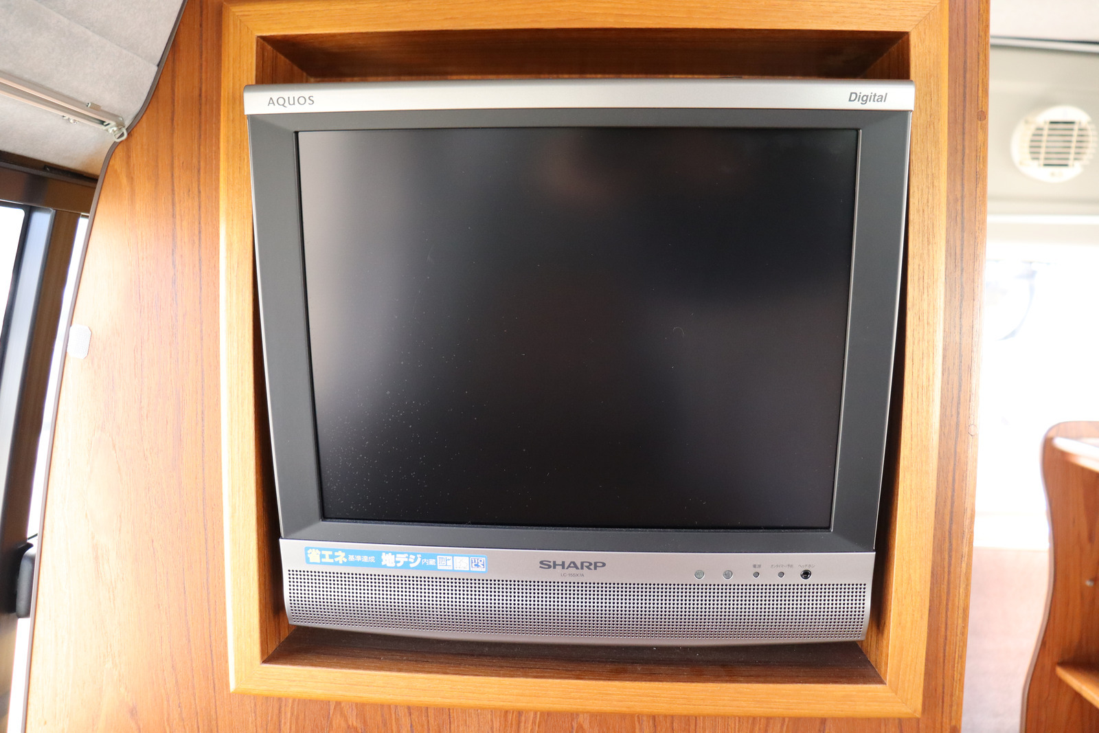 キャンピングカー バンコン ﾊｲｴｰｽ ﾋﾞｰｸﾙ ﾌｭｰﾁｬｰ　冷蔵庫　TV