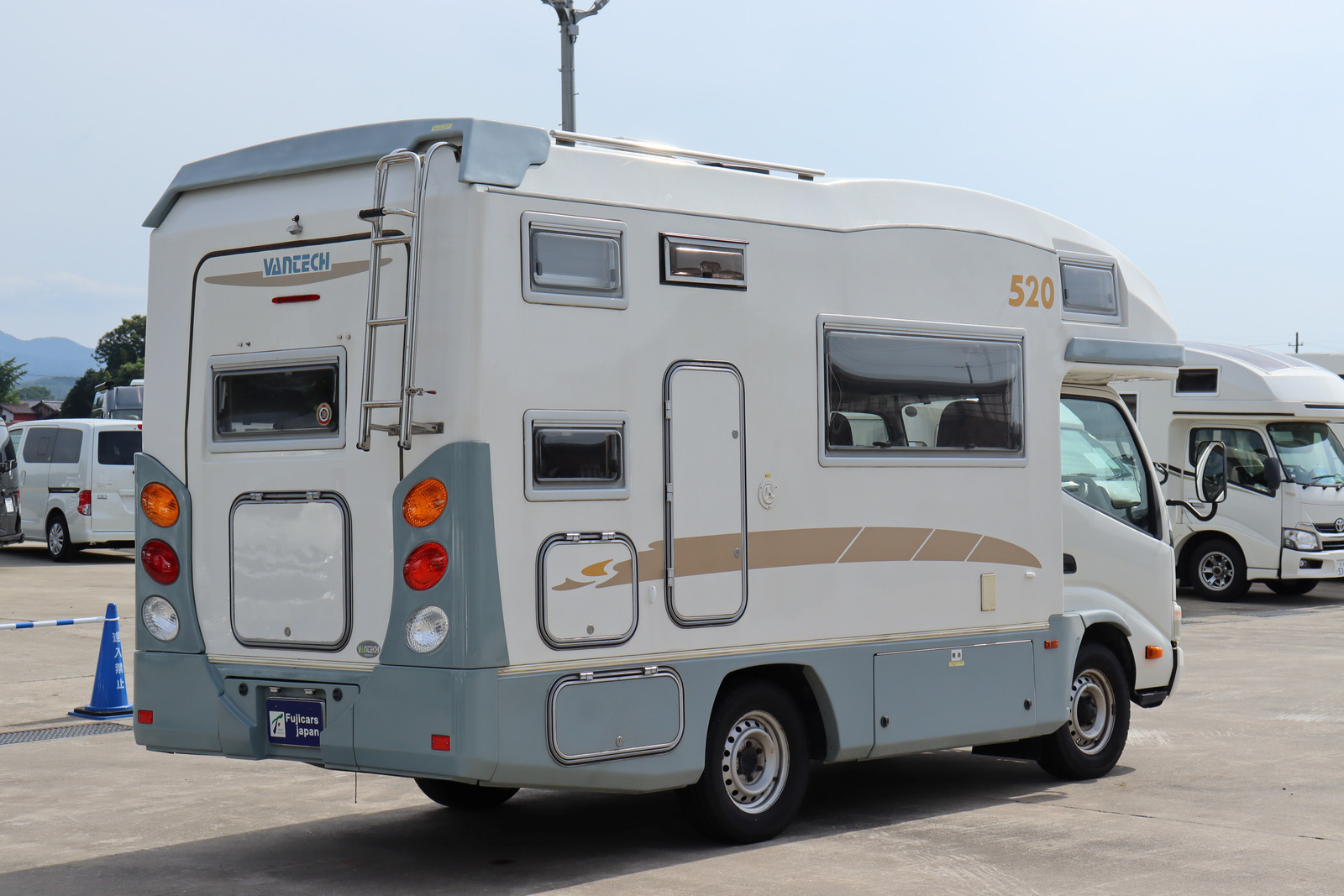 キャンピングカー キャブコン ｶﾑﾛｰﾄﾞ ﾊﾞﾝﾃｯｸ ｼﾞﾙ520　家AC　鉛3　4WD