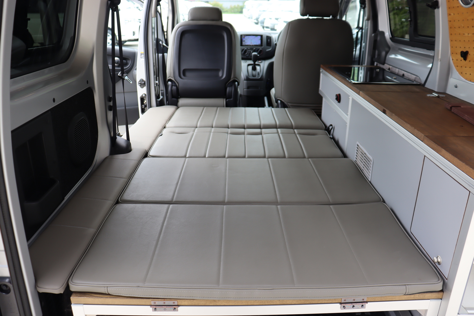 キャンピングカー バンコン NV200ﾊﾞﾈｯﾄ ｱﾈｯｸｽ ﾘｭｳ200　FFﾋｰﾀｰ