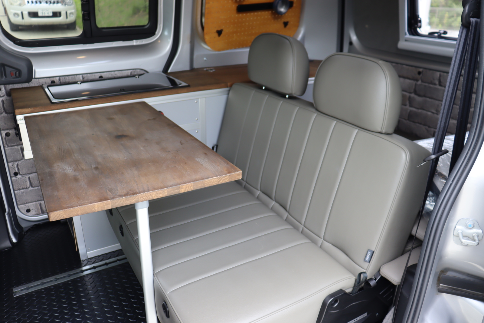 キャンピングカー バンコン NV200ﾊﾞﾈｯﾄ ｱﾈｯｸｽ ﾘｭｳ200　FFﾋｰﾀｰ