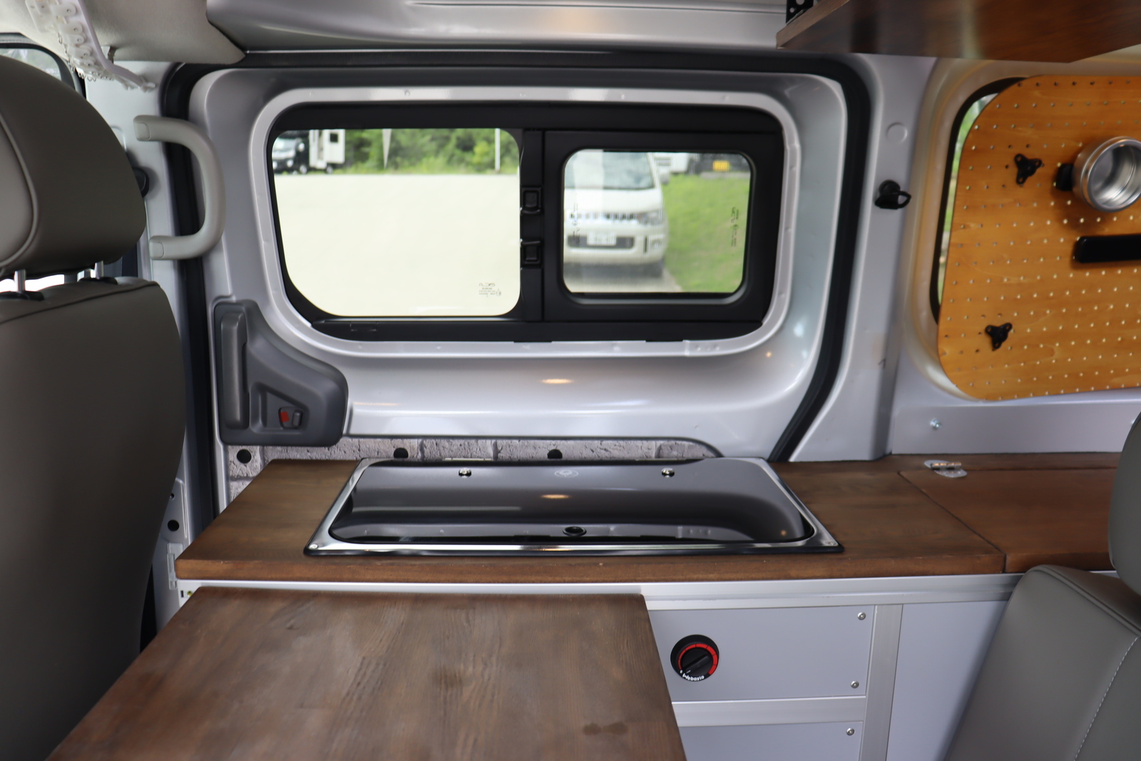 キャンピングカー バンコン NV200ﾊﾞﾈｯﾄ ｱﾈｯｸｽ ﾘｭｳ200　FFﾋｰﾀｰ