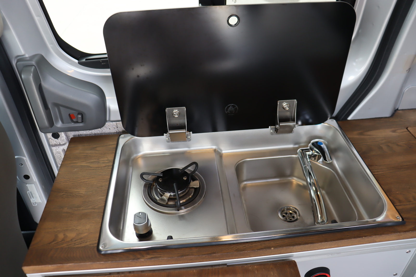 キャンピングカー バンコン NV200ﾊﾞﾈｯﾄ ｱﾈｯｸｽ ﾘｭｳ200　FFﾋｰﾀｰ