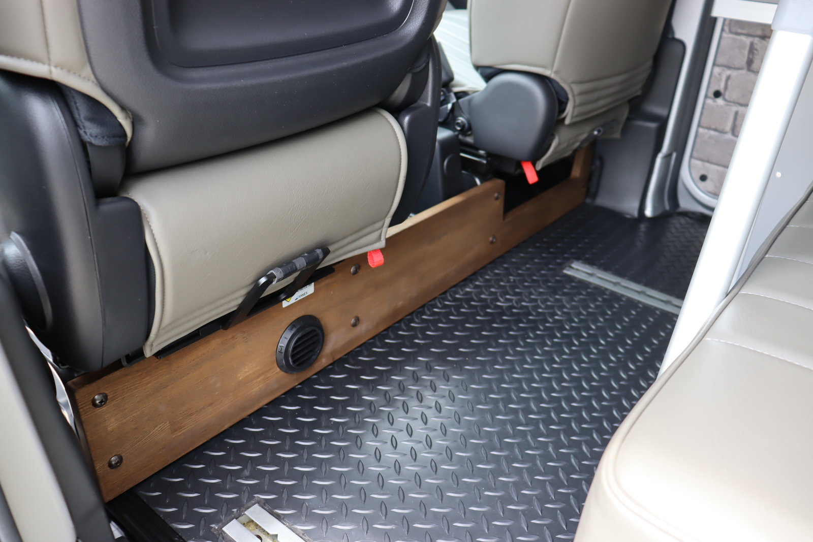 キャンピングカー バンコン NV200ﾊﾞﾈｯﾄ ｱﾈｯｸｽ ﾘｭｳ200　FFﾋｰﾀｰ