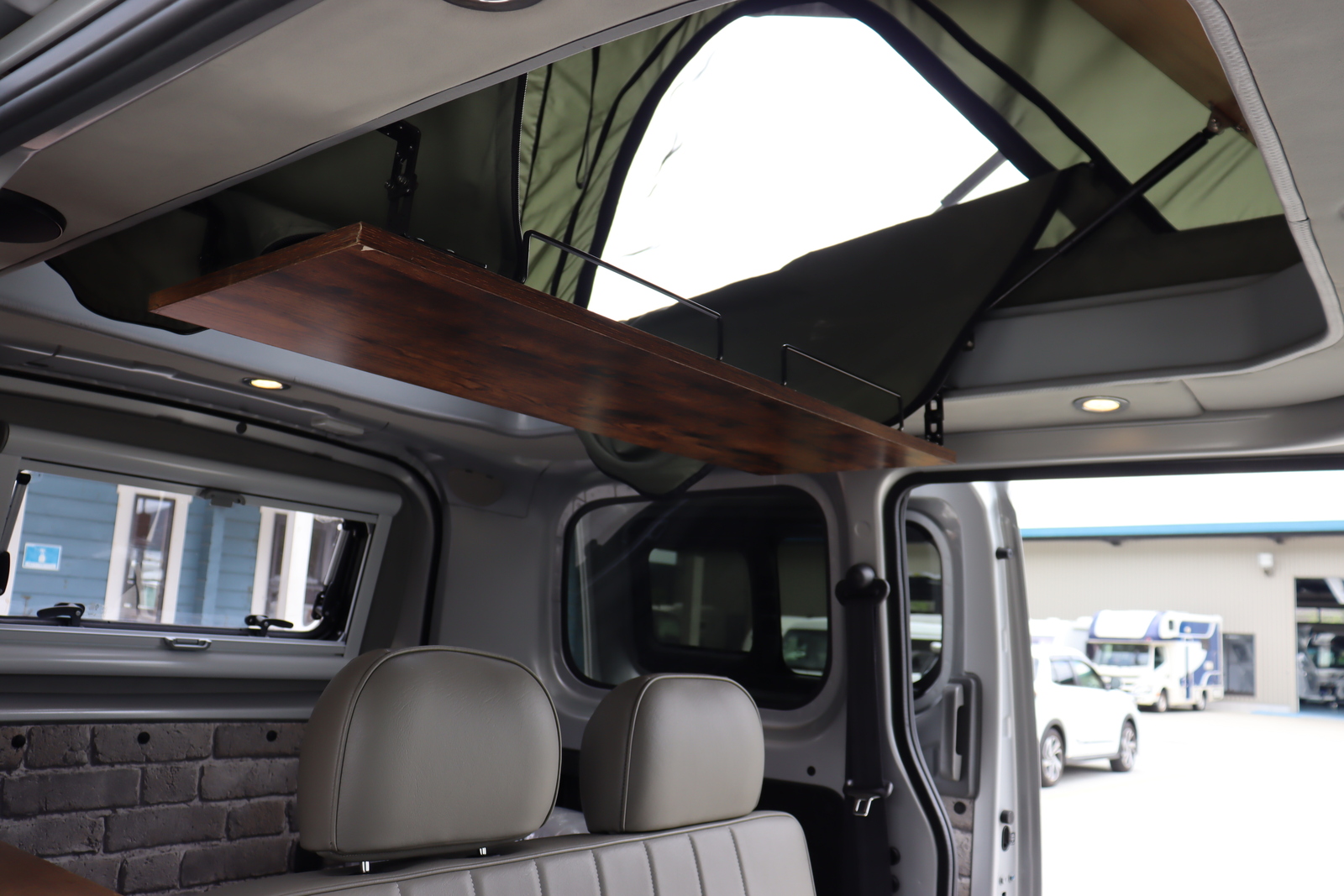キャンピングカー バンコン NV200ﾊﾞﾈｯﾄ ｱﾈｯｸｽ ﾘｭｳ200　FFﾋｰﾀｰ