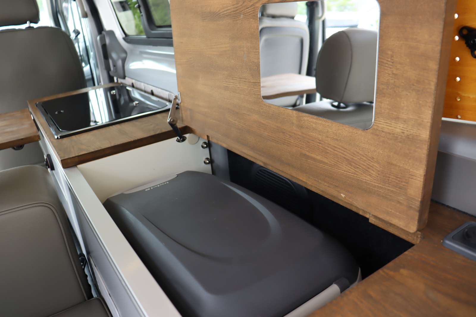 キャンピングカー バンコン NV200ﾊﾞﾈｯﾄ ｱﾈｯｸｽ ﾘｭｳ200　FFﾋｰﾀｰ