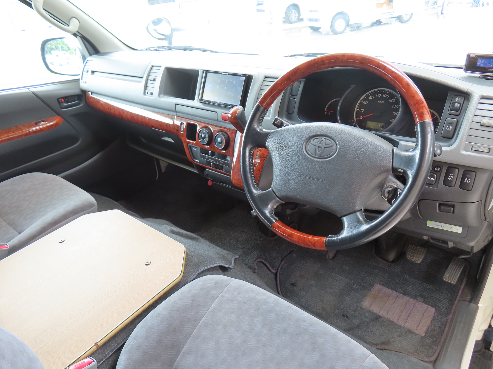 キャンピングカー バンコン ﾊｲｴｰｽ ﾚｸﾋﾞｨ ﾌﾘｰｸｽ 4WD　FFﾋｰﾀｰ