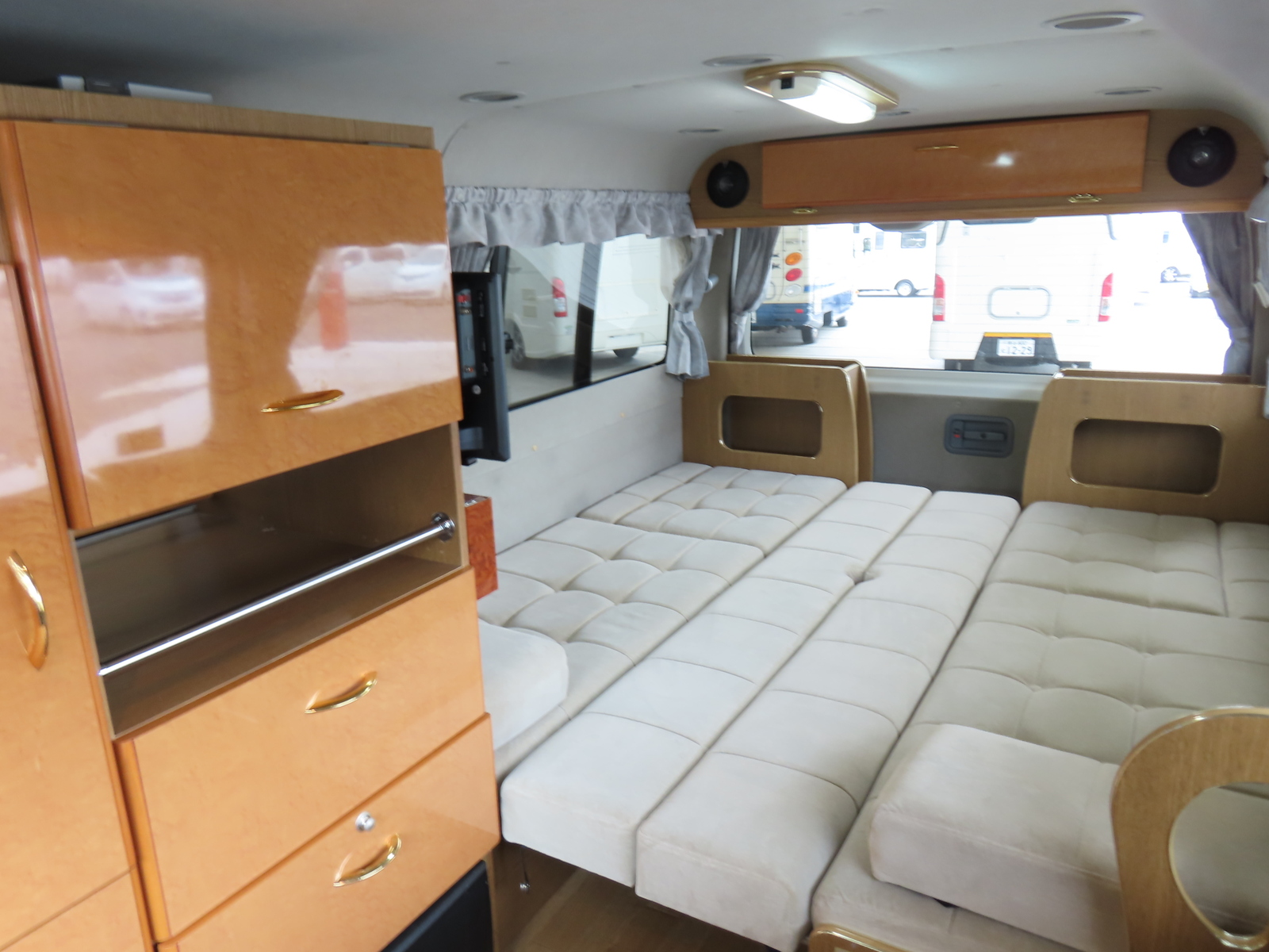 キャンピングカー バンコン ﾊｲｴｰｽ ﾚｸﾋﾞｨ ﾌﾘｰｸｽ 4WD　FFﾋｰﾀｰ