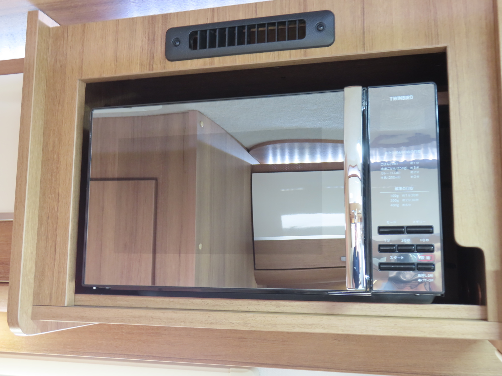 キャンピングカー キャブコン ｶﾑﾛｰﾄﾞ 東和 ｳﾞｫｰﾝﾉｲﾝ　家庭用AC