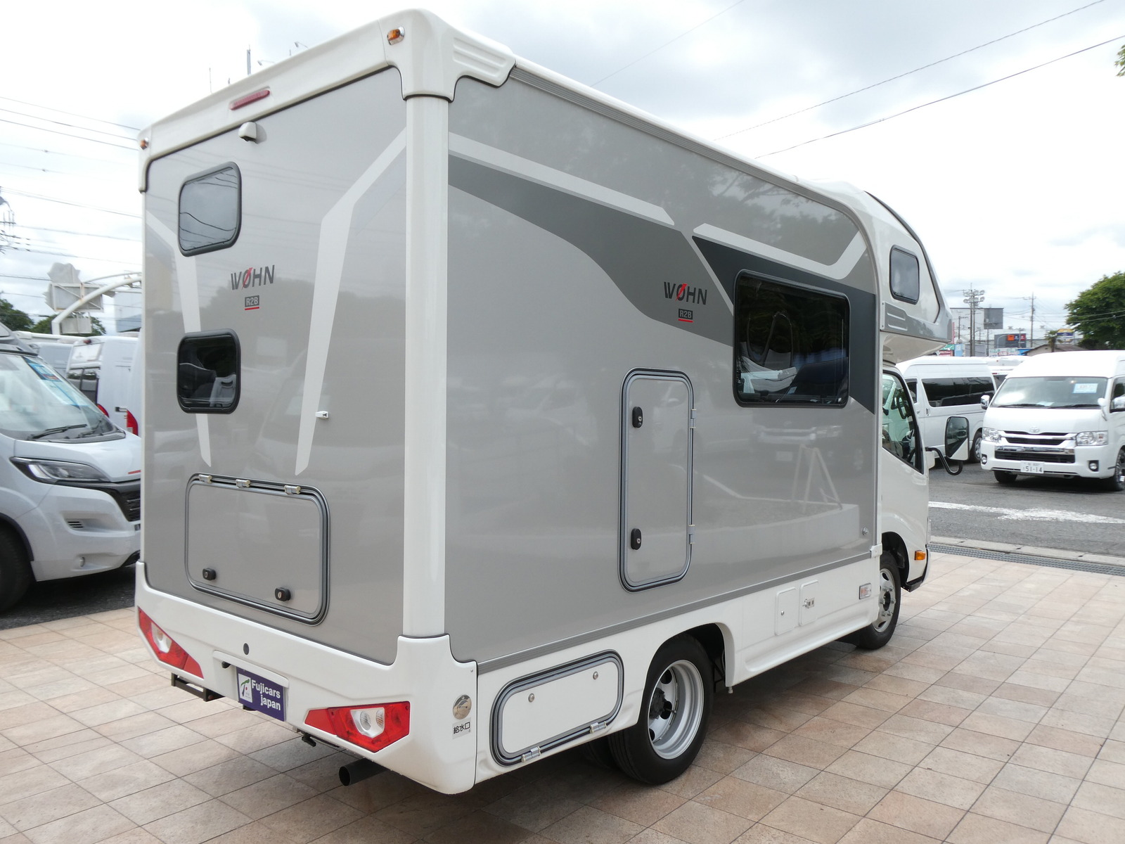 キャンピングカー キャブコン 東和ﾓｰﾀｰｽ　ｳﾞｫｰﾝR2B　ｼｰﾃｯｸ急速走行充電