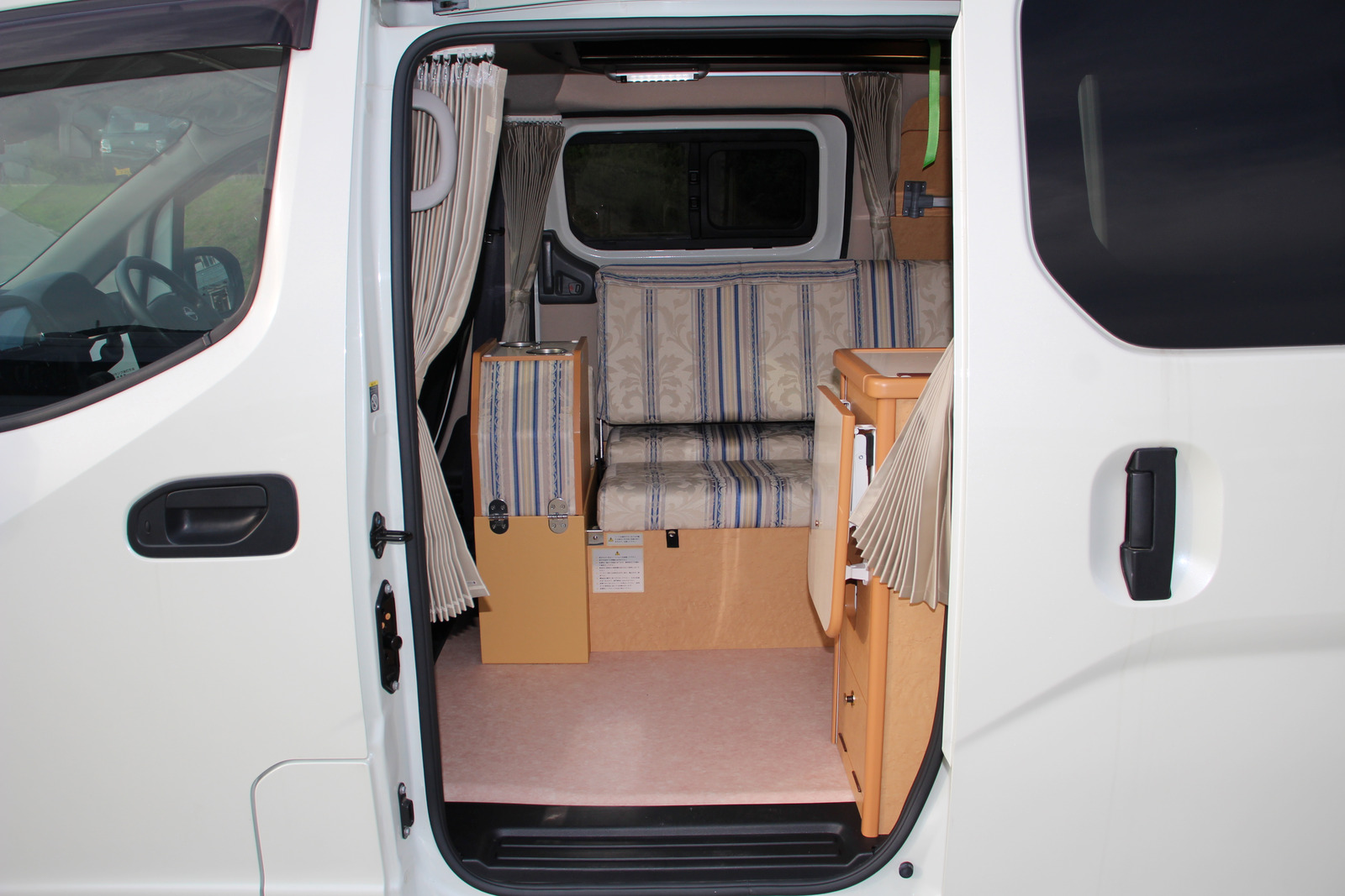 キャンピングカー バンコン NV200 ｷｬﾝﾋﾟﾝｸﾞｶｰ広島 ﾎﾟｯﾌﾟｺﾝeE