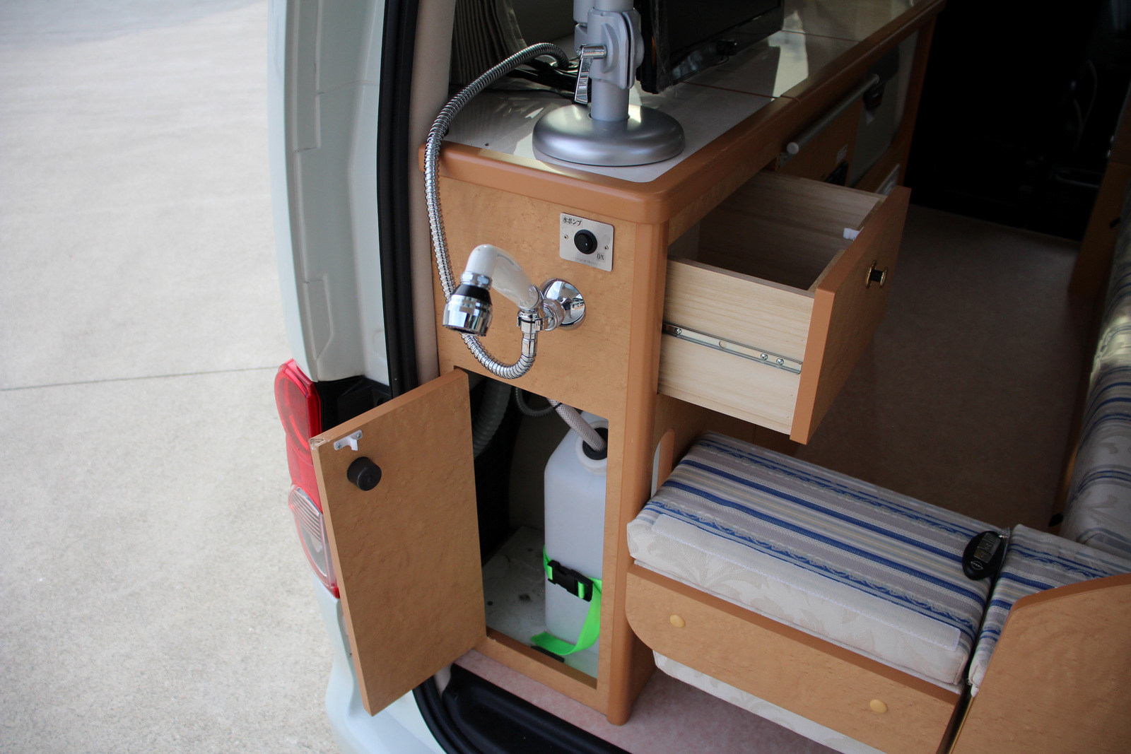 キャンピングカー バンコン NV200 ｷｬﾝﾋﾟﾝｸﾞｶｰ広島 ﾎﾟｯﾌﾟｺﾝeE
