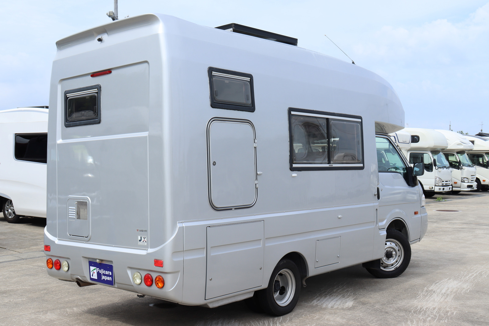 キャンピングカー キャブコン ﾎﾞﾝｺﾞ ﾛｰﾀｽRV ﾏﾝﾎﾞｳ　家AC　発電機　ｿｰﾗｰ