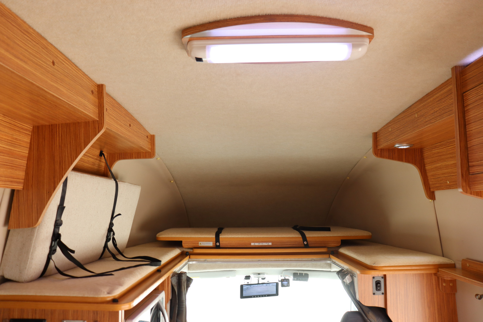 キャンピングカー キャブコン ﾎﾞﾝｺﾞ ﾛｰﾀｽRV ﾏﾝﾎﾞｳ　家AC　発電機　ｿｰﾗｰ