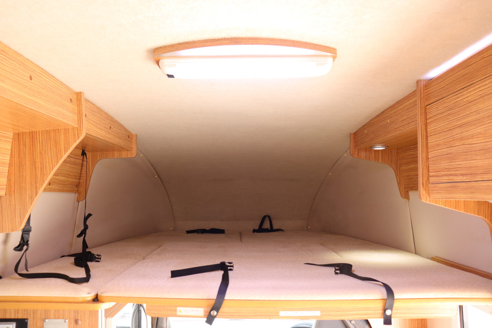 キャンピングカー キャブコン ﾎﾞﾝｺﾞ ﾛｰﾀｽRV ﾏﾝﾎﾞｳ　家AC　発電機　ｿｰﾗｰ