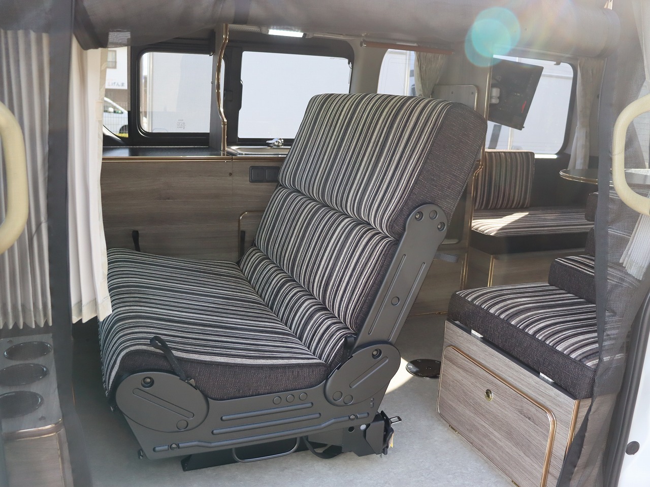 キャンピングカー バンコン ﾊｲｴｰｽ ﾛｰﾀｽRV製 ｵﾘｼﾞﾅﾙｷｬﾝﾊﾟｰ