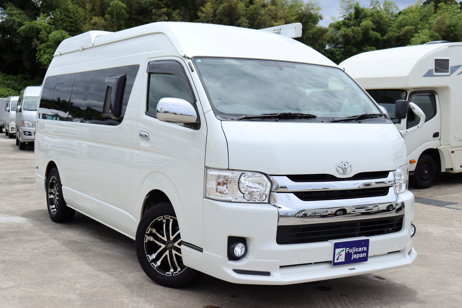 キャンピングカー バンコン ﾊｲｴｰｽ ﾅｯﾂRV ﾗﾃﾞｨｯｼｭ 4WD　ﾘﾁｳﾑ400